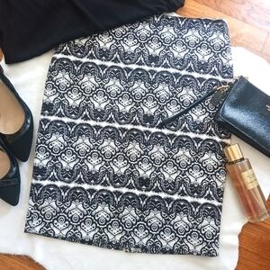 Liz Claiborne • Women's Black & White Lace Print Pencil Skirt